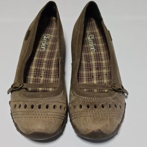 Skechers Women's Taupe Suede Slip-On Flats NWOT Size 7.5